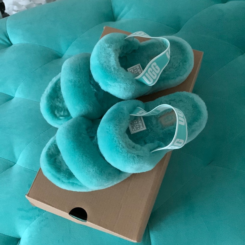 💎 UGG OH YEAH Fluff Sandals 💎 Size 8 💎 With Box 💎 Tiffany Blue/Poolside 💎